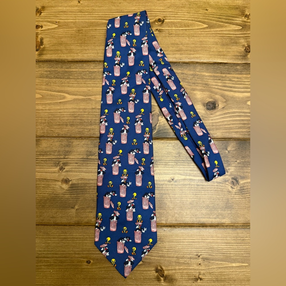 Warner Bros. Blue Vintage Tie with Sylvester and Tweety Design 58"